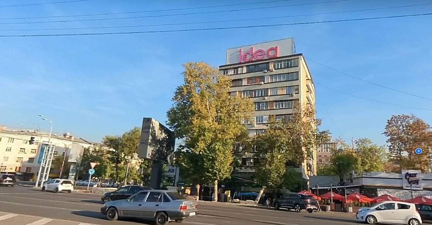 Девятиэтажка на Сапёрной площади