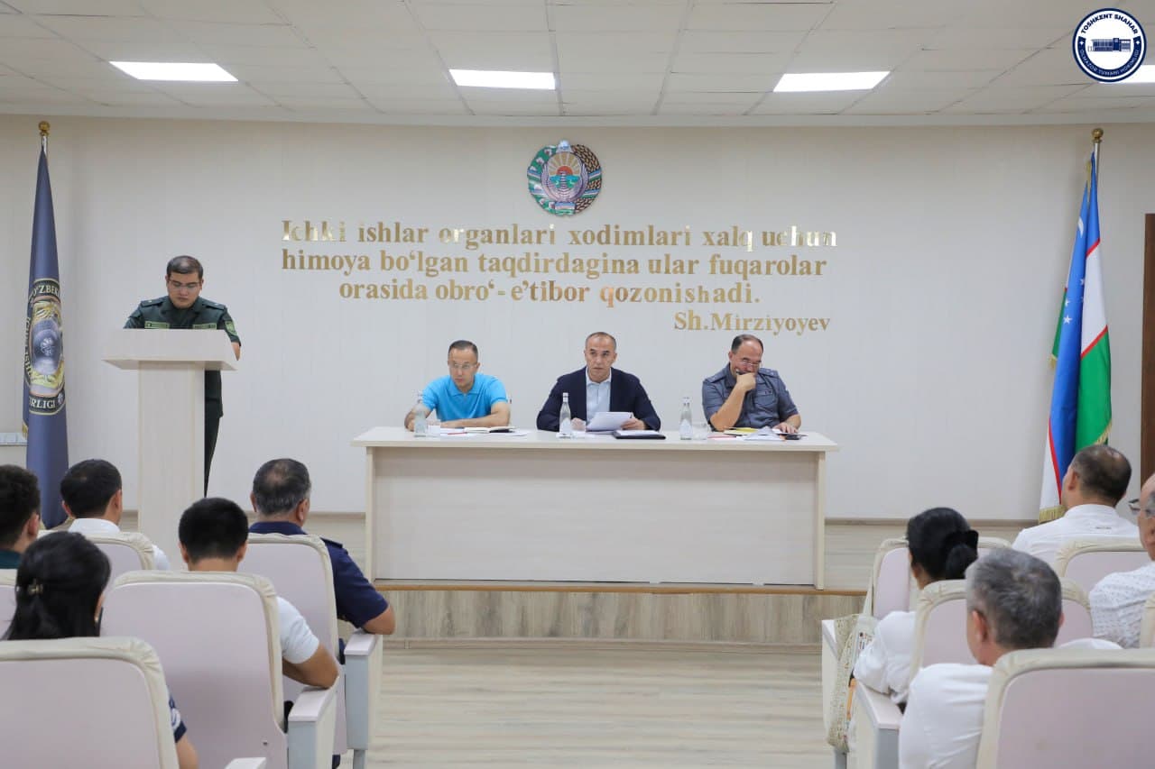 Под руководством хокима Алмазарского района Кудраттиллы Туляганова состоялось совещание с участием районного прокурора, руководства районного УВД, ответственных организаций и руководителей соответствующих ведомств, посвящённое обсуждению работ, выполняемых в рамках исполнения Постановления Президента № ПП-1.